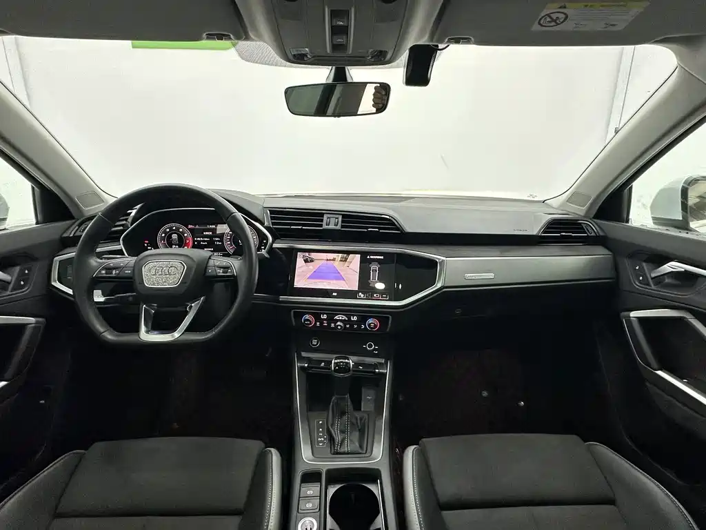 Audi Q3 2023 — фото 10