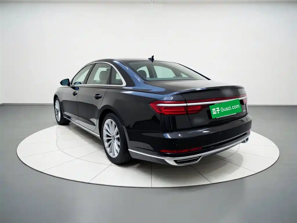Audi A8 2021 — фото 4