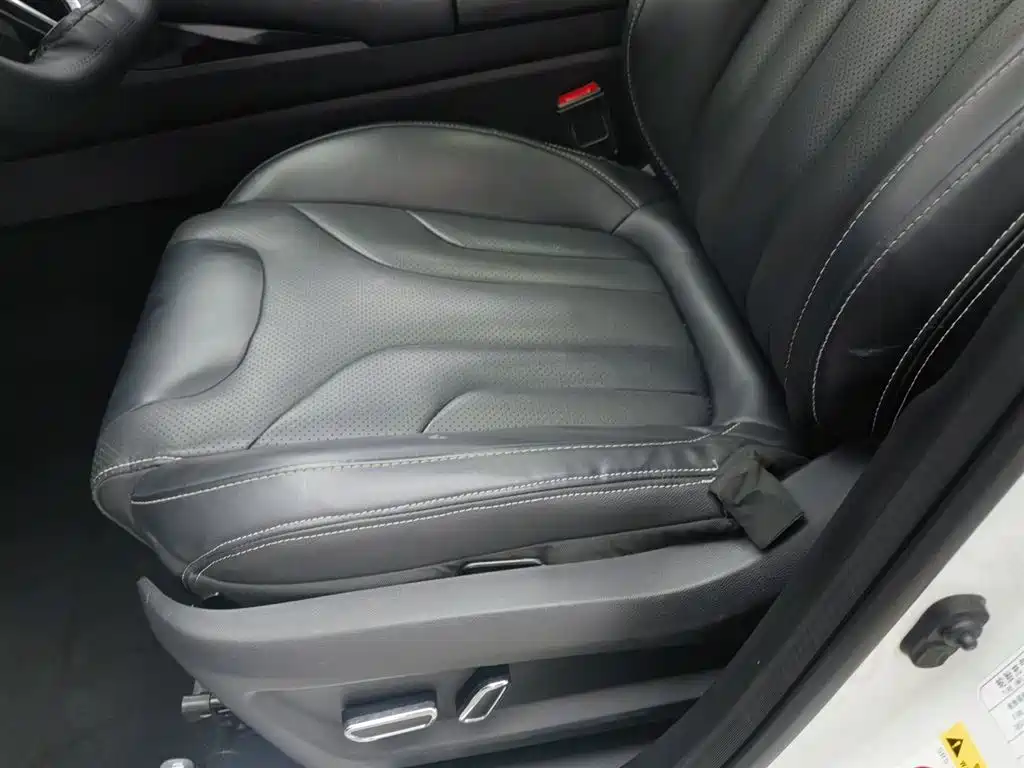 Changan CS85 COUPE 2019 — фото 20