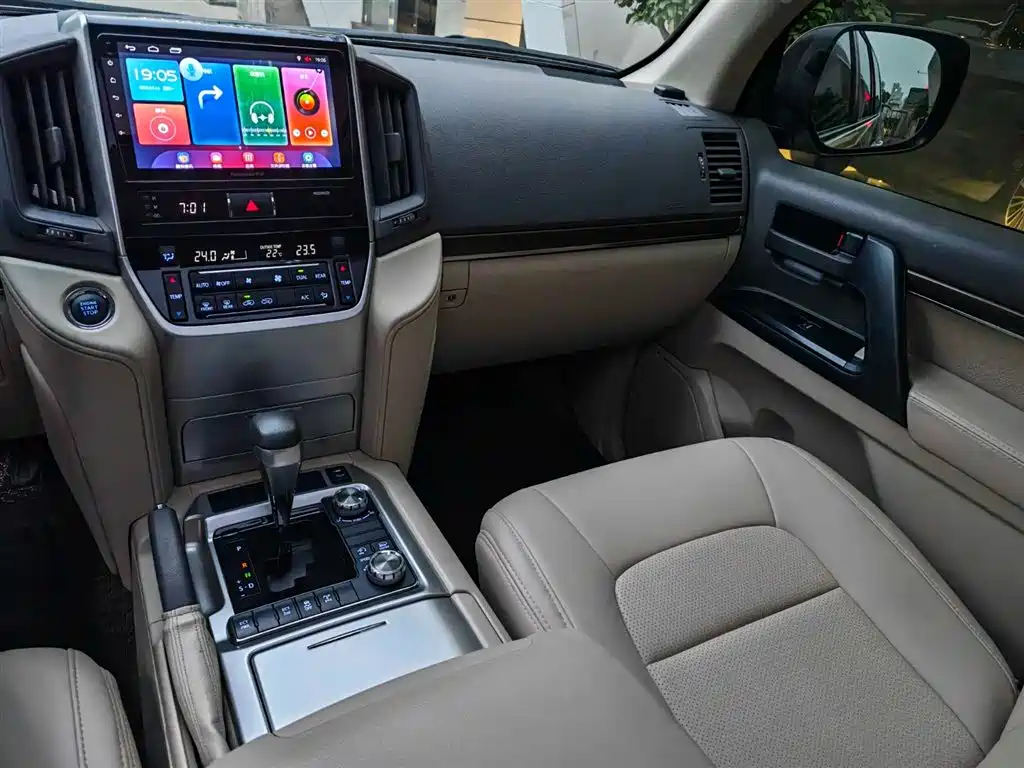 Toyota Land Cruiser 2019 — фото 9
