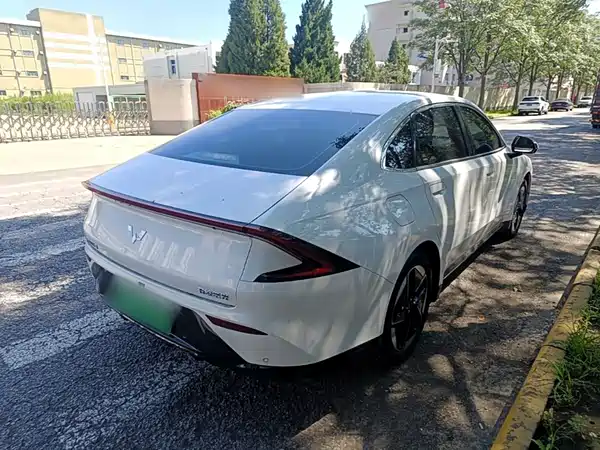 Wuling Starlight 2025