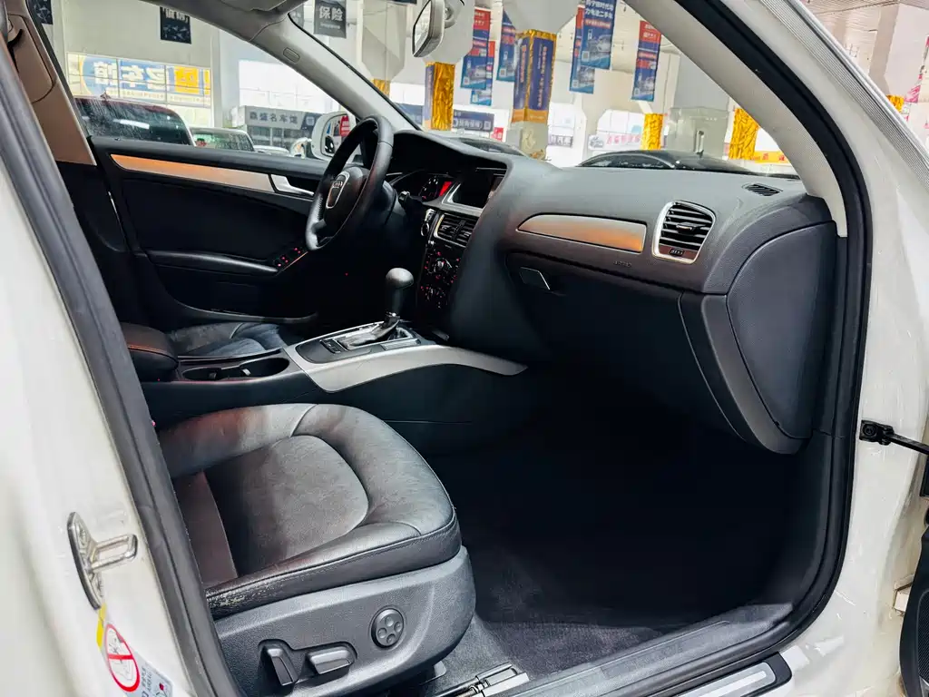Audi A4L 2011