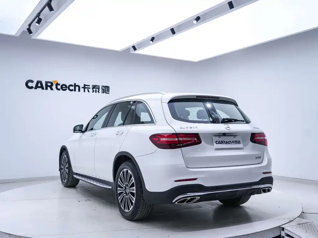 Mercedes-Benz GLC 2017 — фото 18