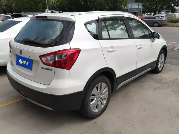 Suzuki S-Cross 2015