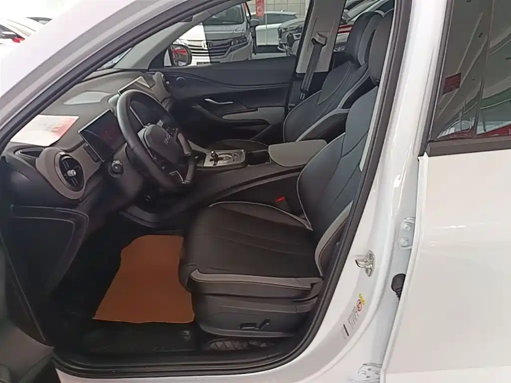 BYD Seal 05 DM-i 2024 — фото 14