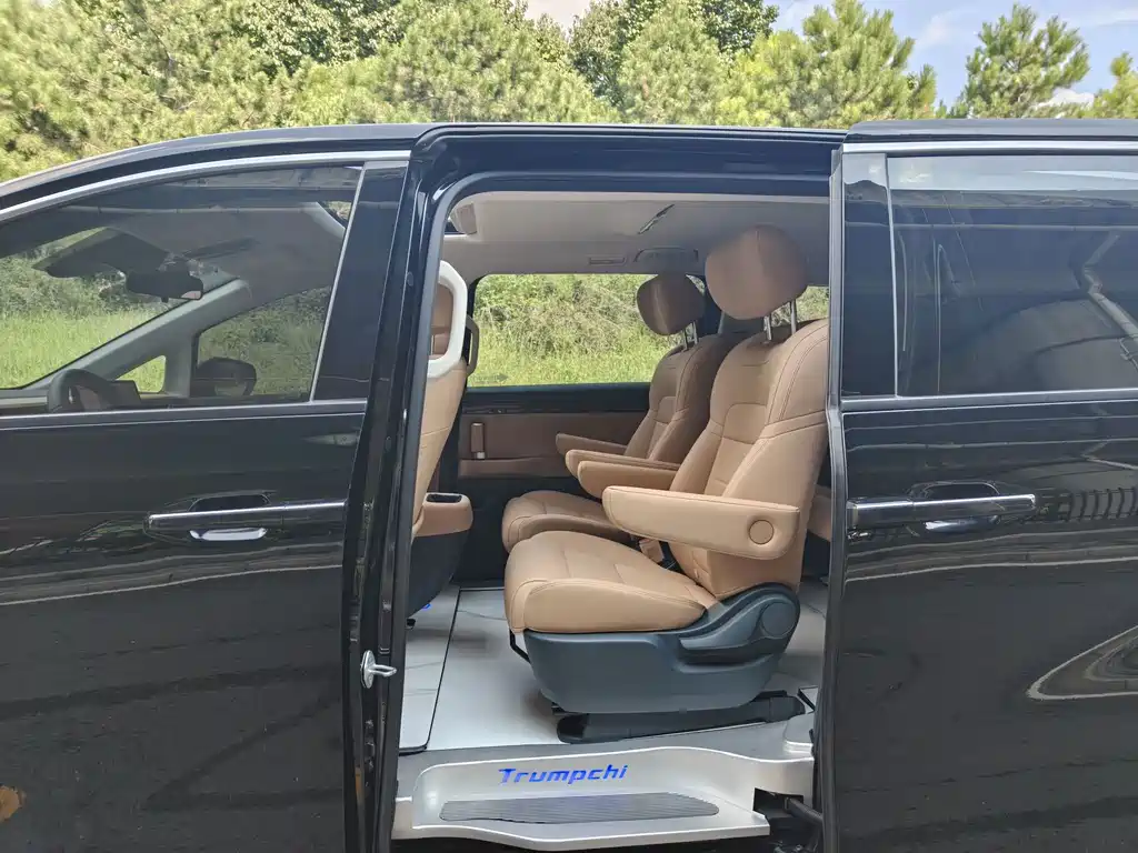GAC Trumpchi E8 PHEV 2024 — фото 10