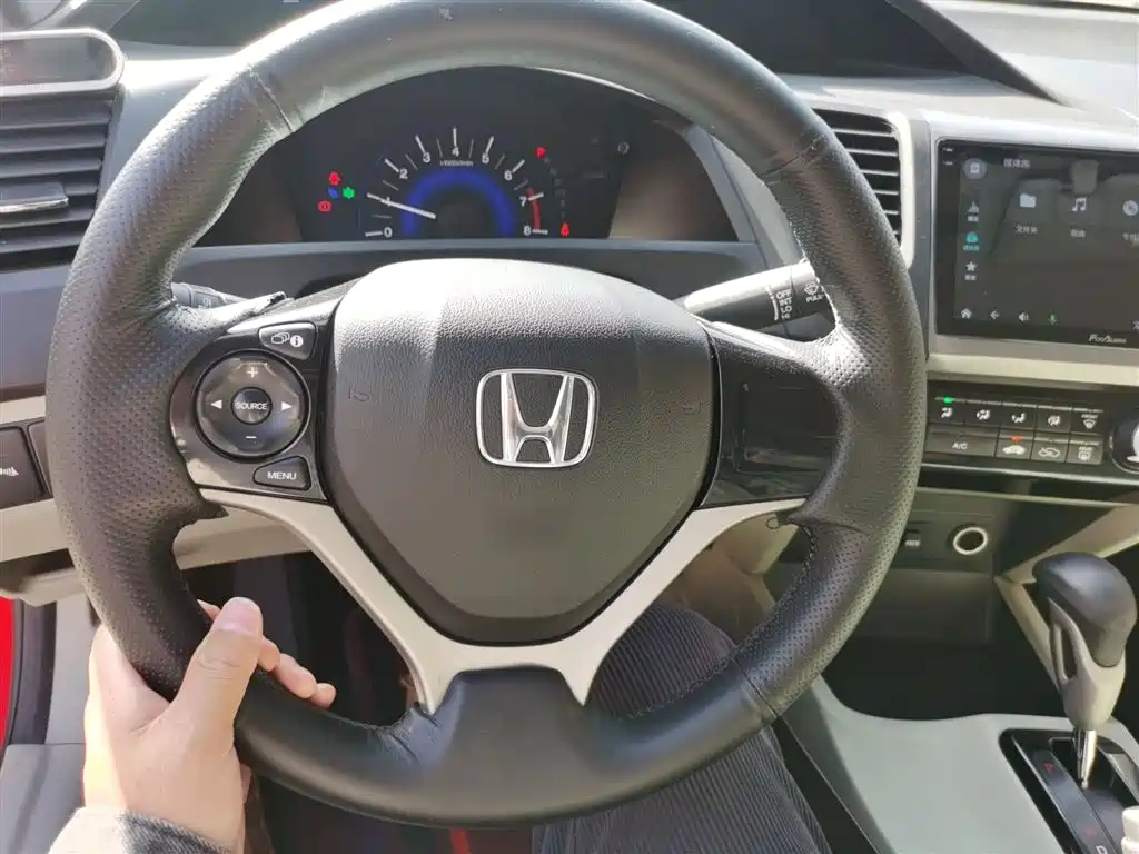 Honda Civic 2016 — фото 12