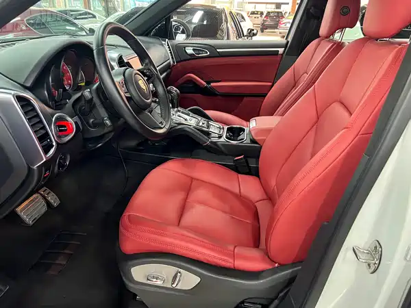 Porsche Cayenne 2011