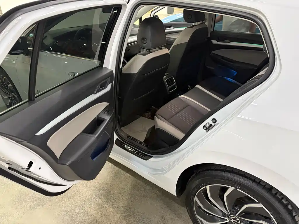Volkswagen Golf 2022