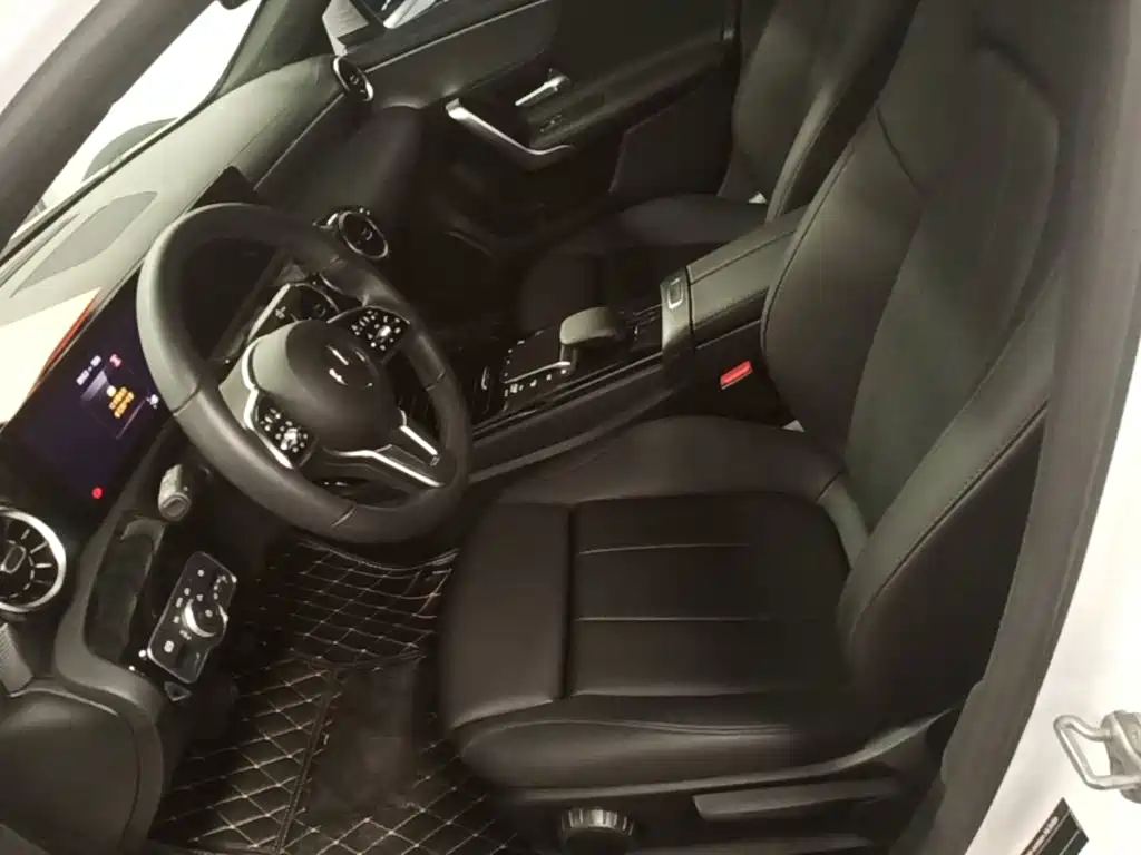 Mercedes-Benz A-Class 2021 — фото 15