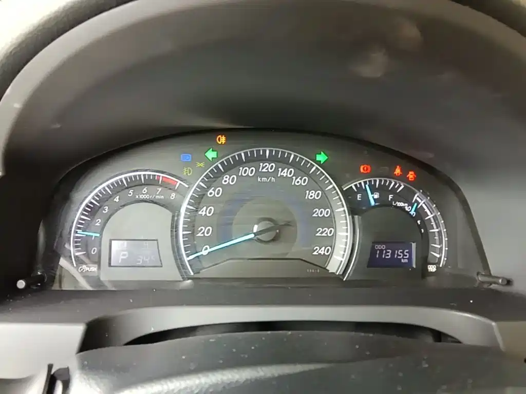 Toyota Camry 2015 — фото 12
