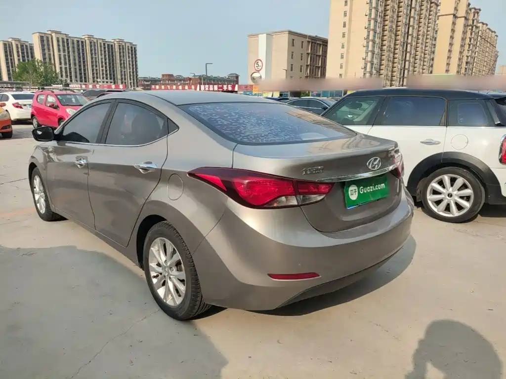 Hyundai Elantra 2017 — фото 23