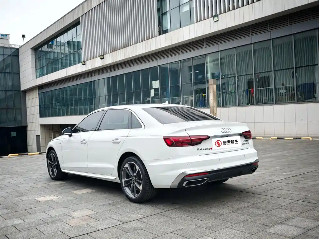 Audi A4L 2025 — фото 19