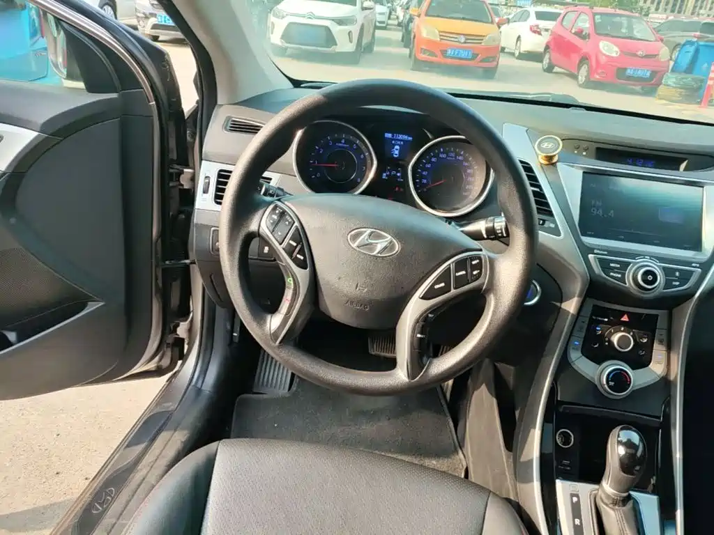 Hyundai Elantra 2017