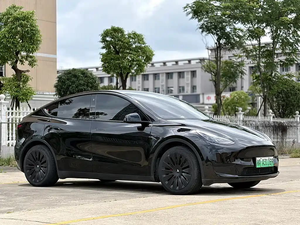 Tesla Model Y 2022 — фото 8