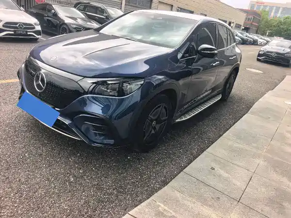 Mercedes-Benz EQE SUV 2025