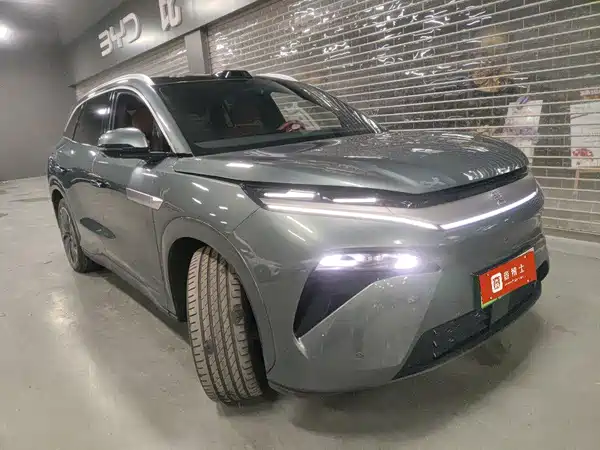 BYD Tang L 2025