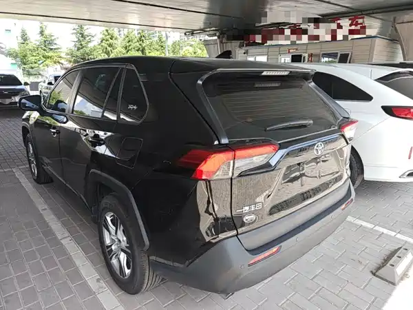 Toyota RAV4 2025