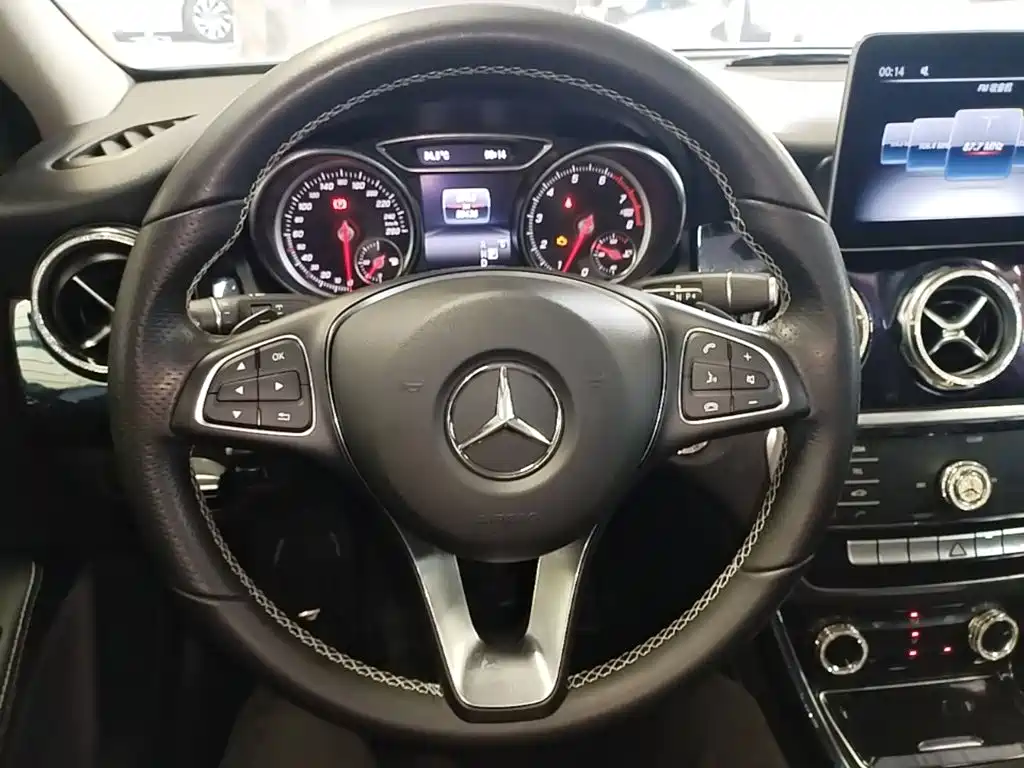 Mercedes-Benz GLA 2019 — фото 11