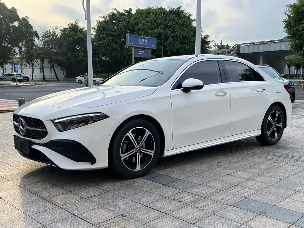 Mercedes-Benz A-Class 2023 — фото 1