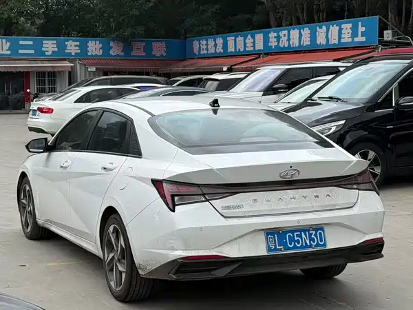 Hyundai Elantra 2021