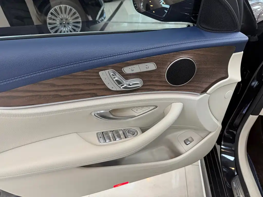 Mercedes-Benz E-Class 2023 — фото 8