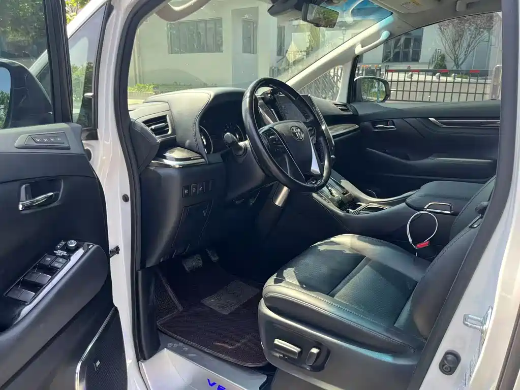 Toyota Vellfire 2022