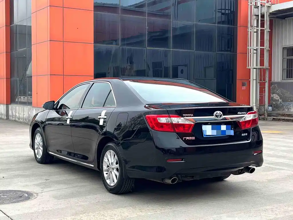 Toyota Camry 2014 — фото 5