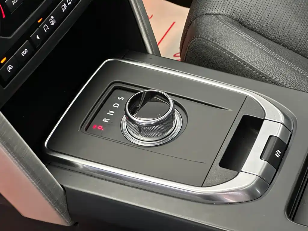 Land Rover Discovery Sport 2016 — фото 12