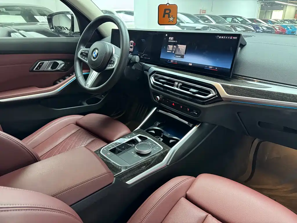 BMW 3 Series 2023 — фото 19