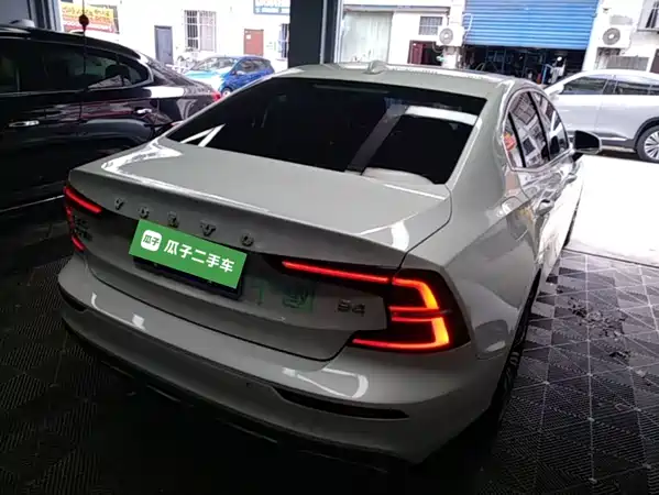 Volvo S60 2021