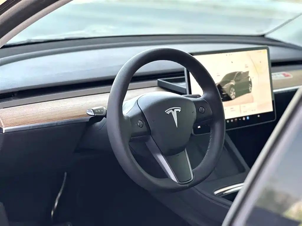 Tesla Model Y 2022 — фото 6