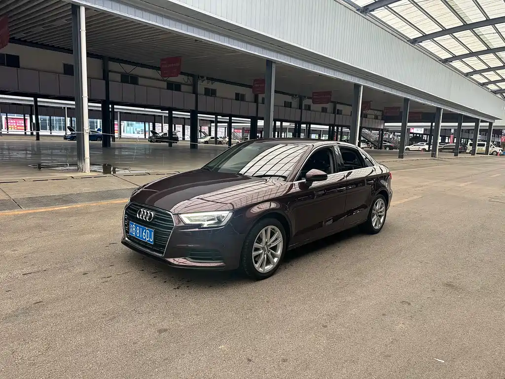 Audi A3 2018 — фото 1