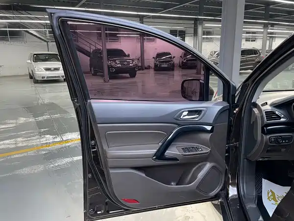 GAC Trumpchi GS4 2015