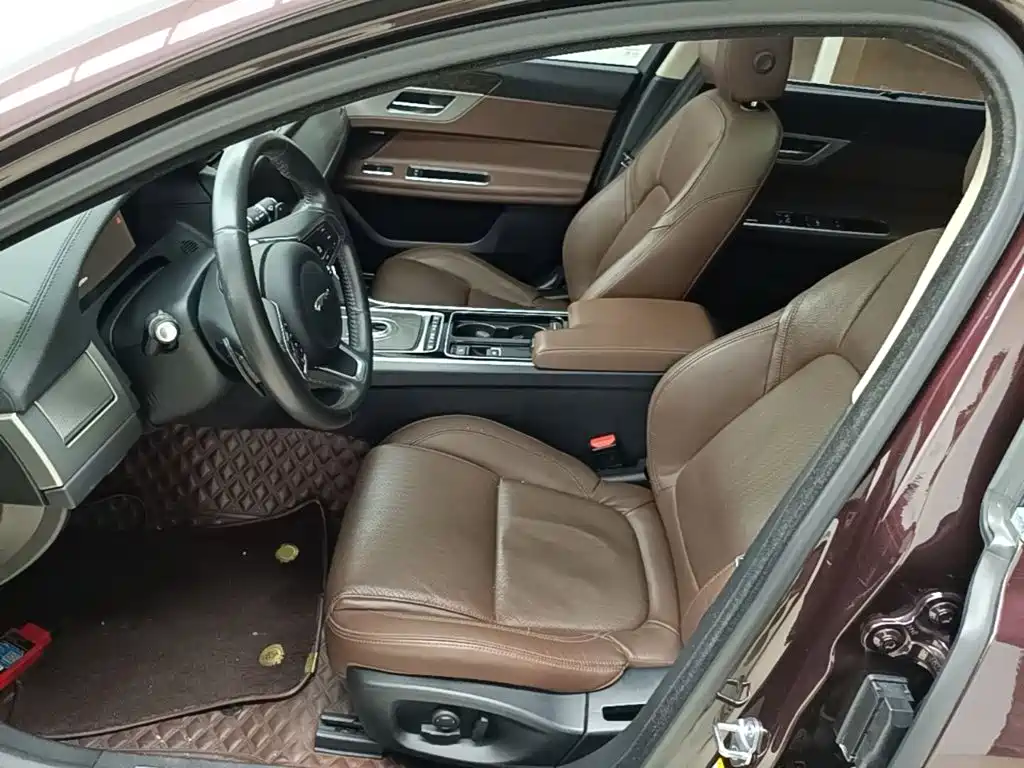 Jaguar XFL 2021 — фото 15
