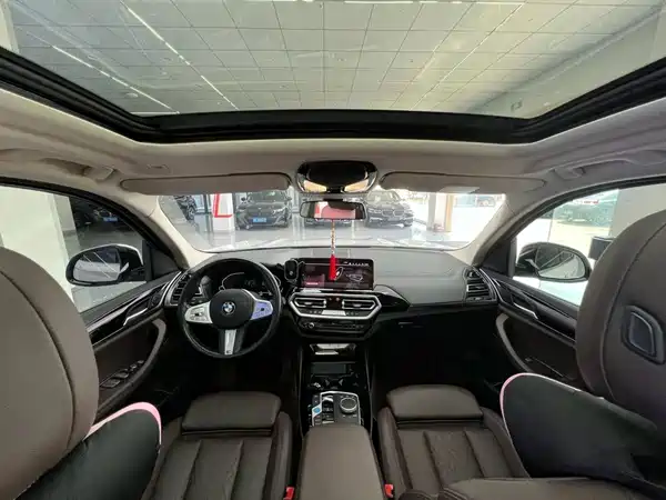 BMW iX3 2023