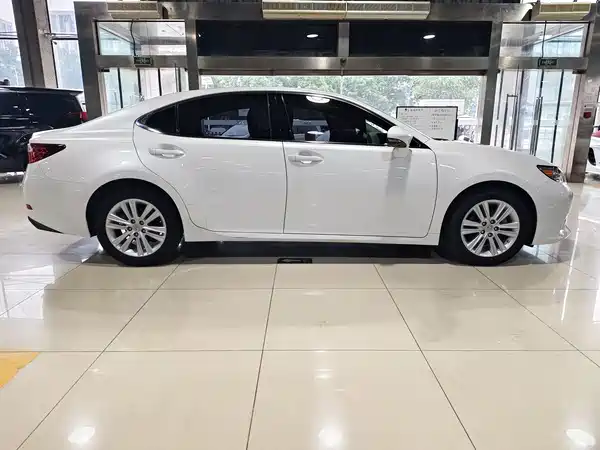 Lexus ES 2014