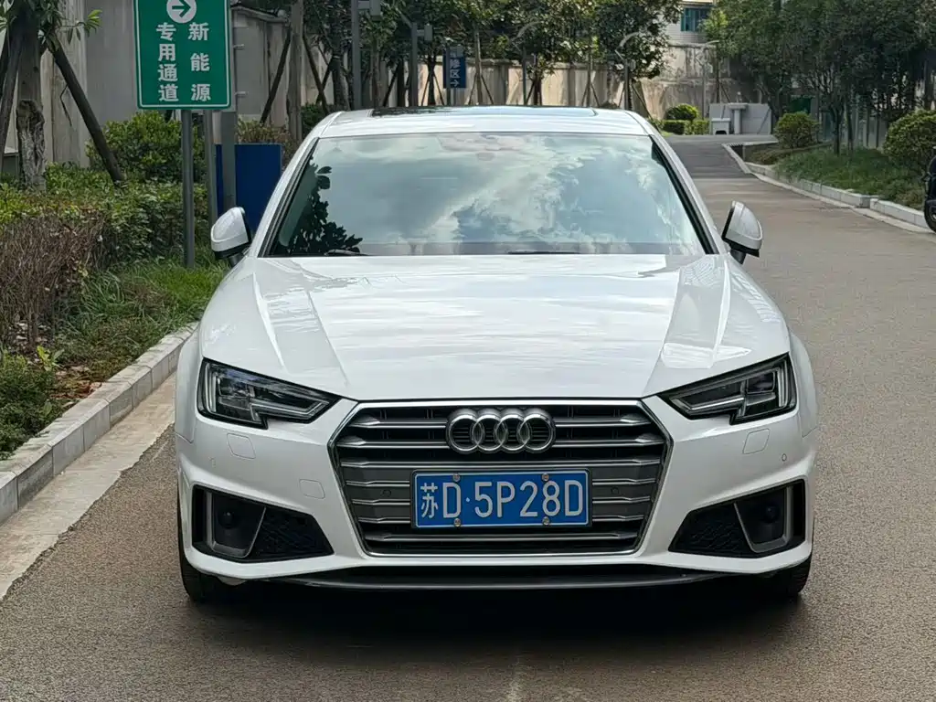 Audi A4L 2019