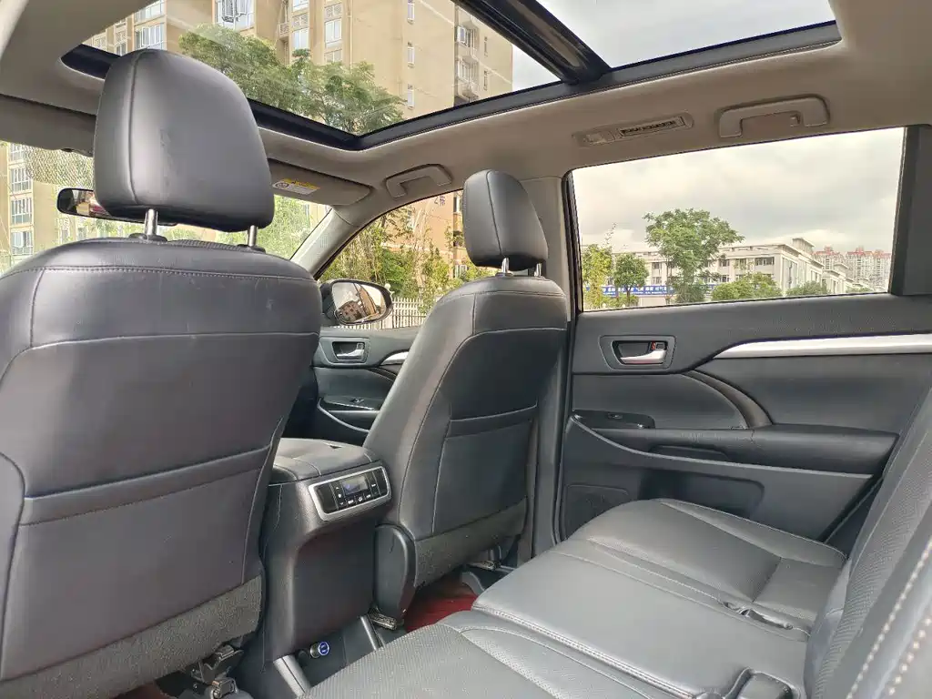 Toyota Highlander 2017 — фото 17