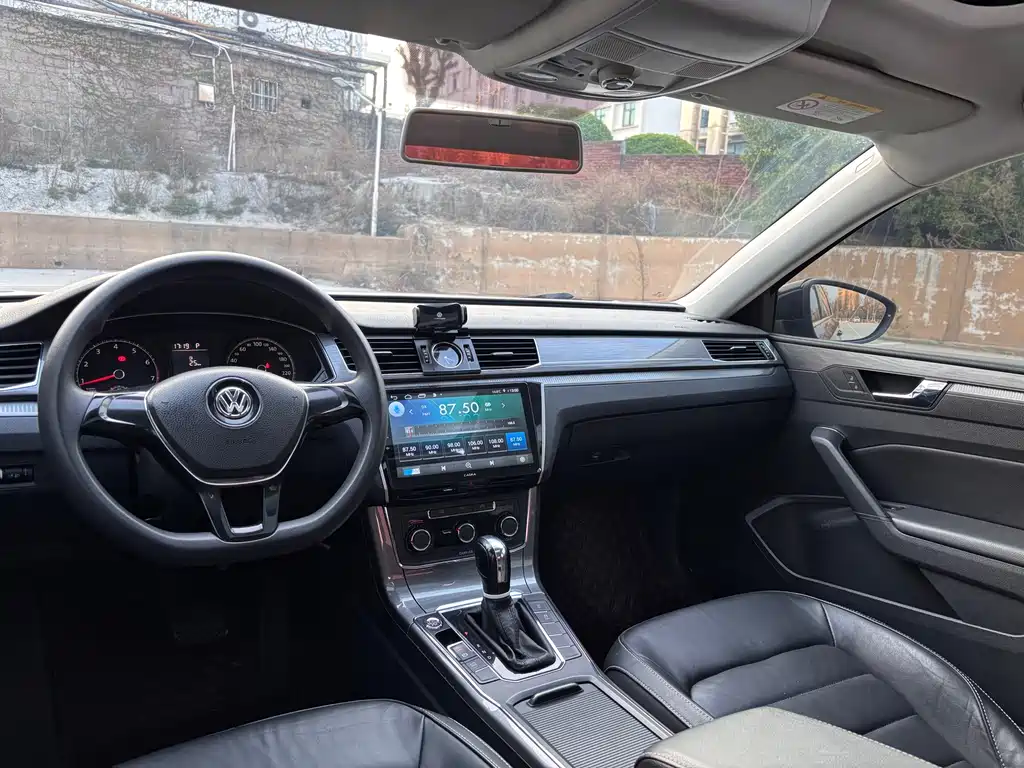 Volkswagen Passat 2019 — фото 14