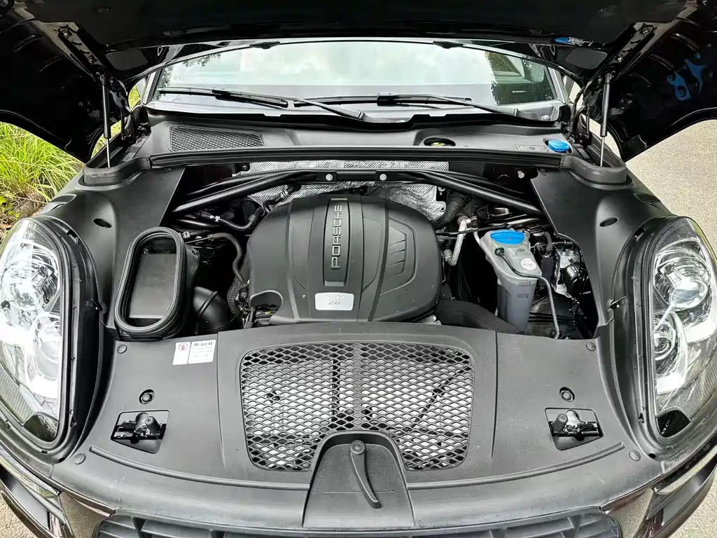 Porsche Macan 2016 — фото 27