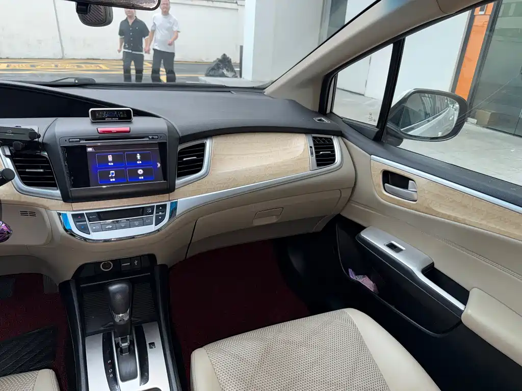 Honda Jade 2014 — фото 16