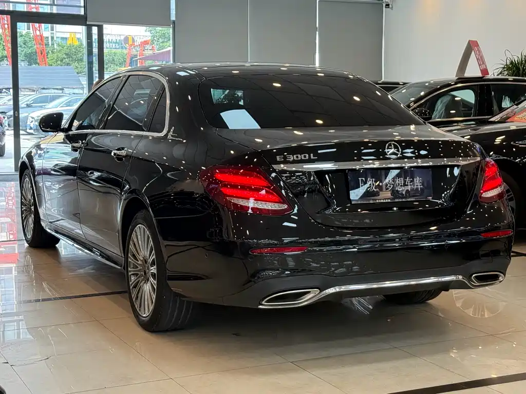 Mercedes-Benz E-Class 2020 — фото 23