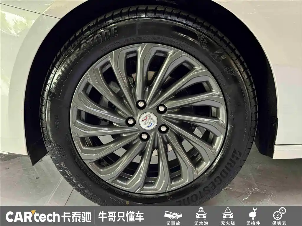 Buick LaCrosse 2025 — фото 10