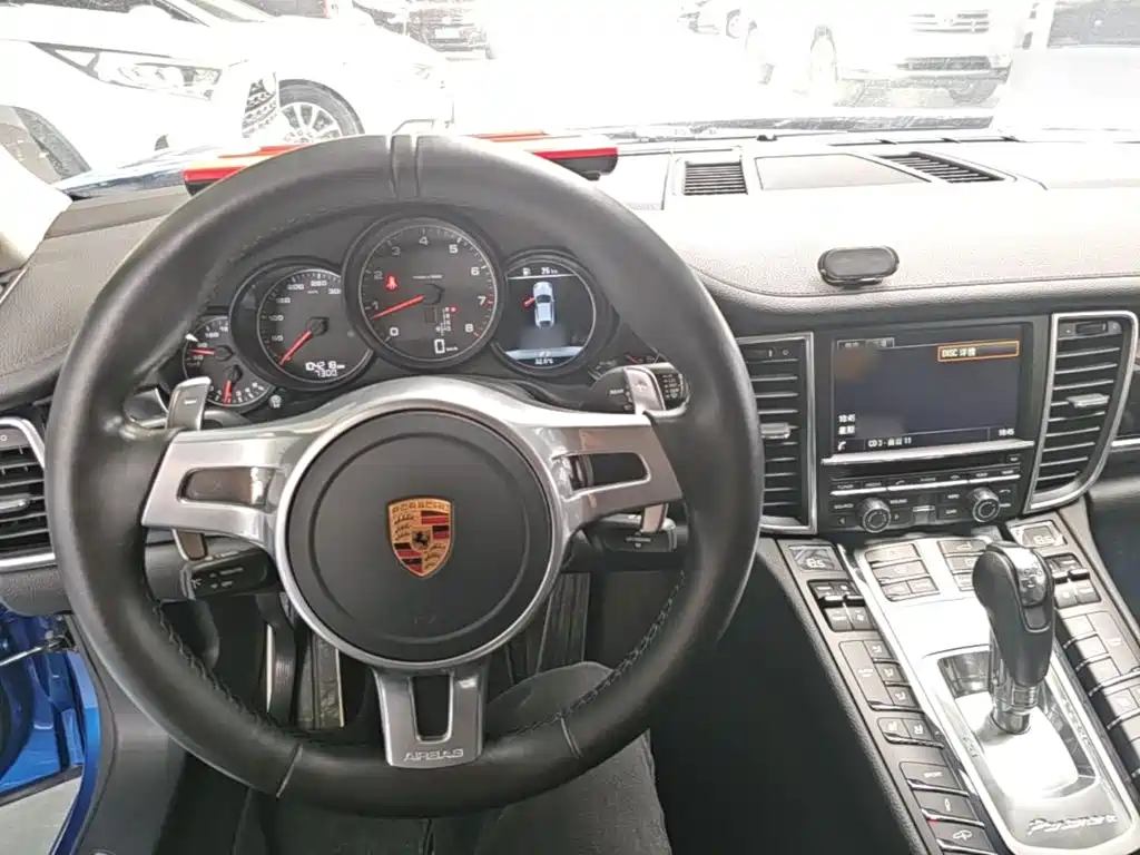 Porsche Panamera 2016 — фото 10