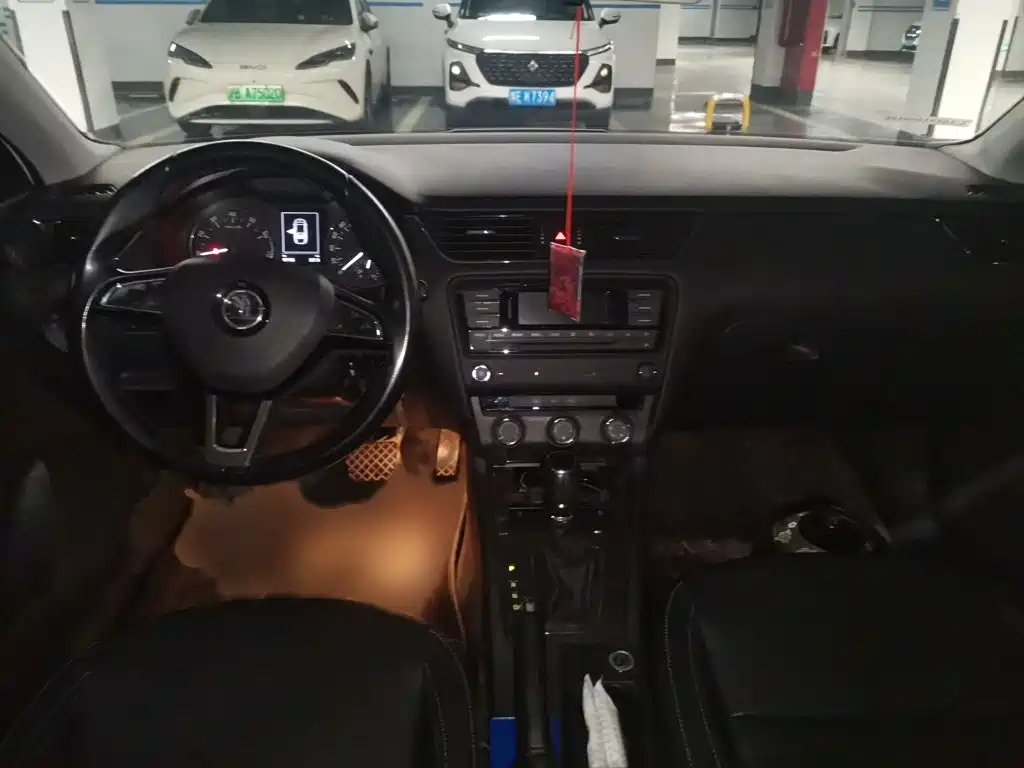 Skoda Octavia 2017 — фото 13