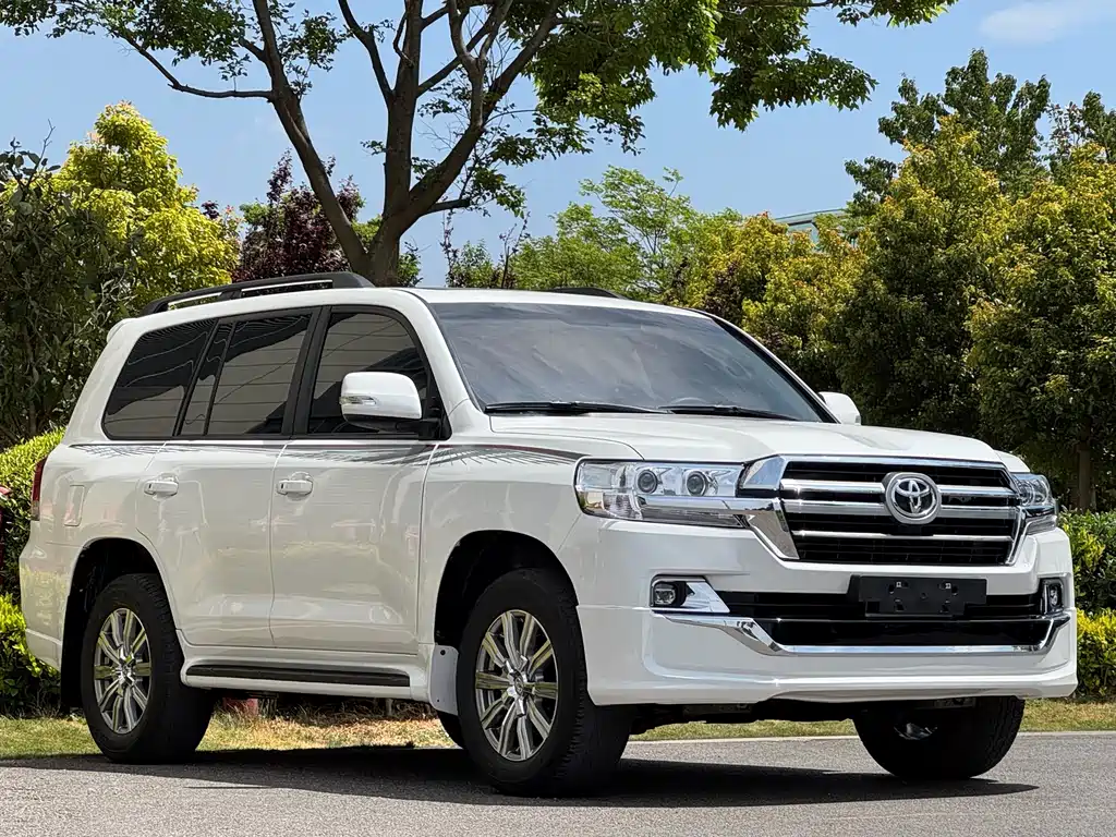 Toyota Land Cruiser 2013 — фото 3