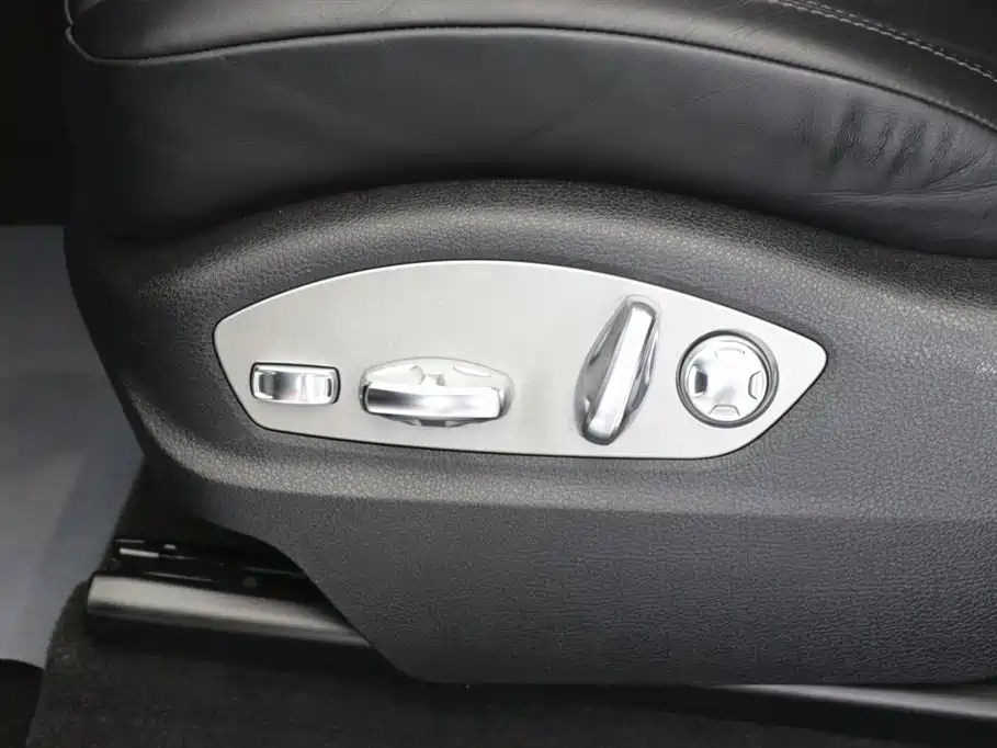 Porsche Macan 2022 — фото 13