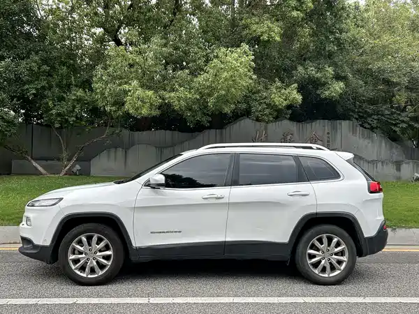 Jeep Cherokee 2016