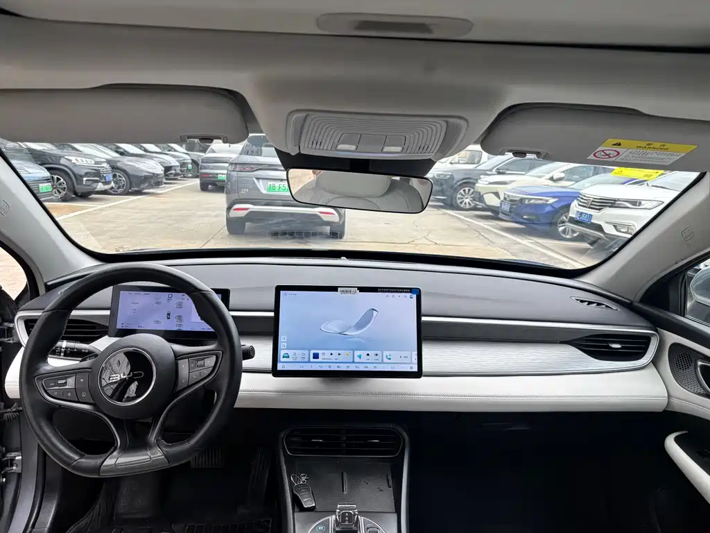 BYD Seal 05 DM-i 2025 — фото 12